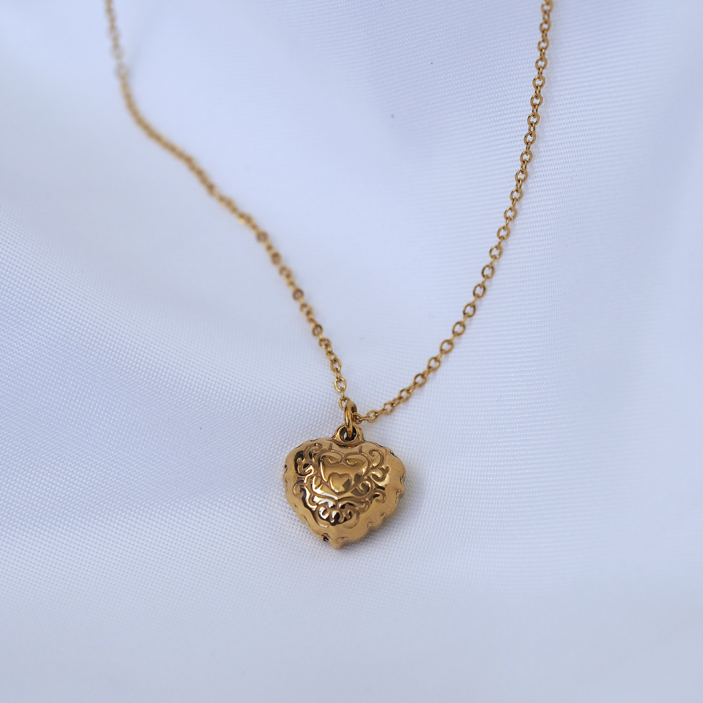 Vintage Shell Heart Pendant